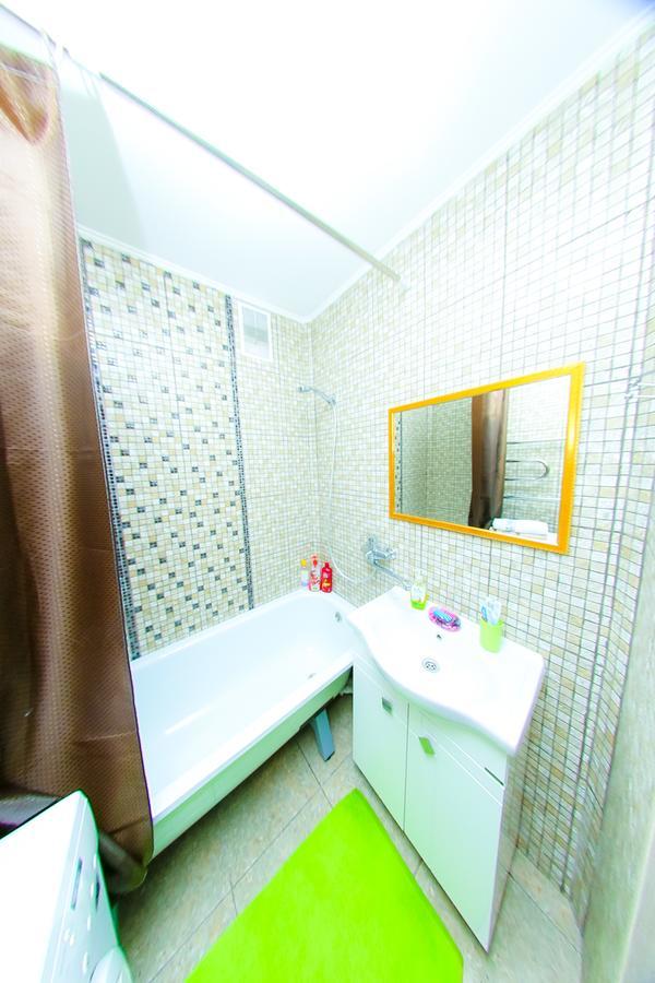 Apart On Slavskogo 14 Ustʼ-Kamenogorsk Dış mekan fotoğraf